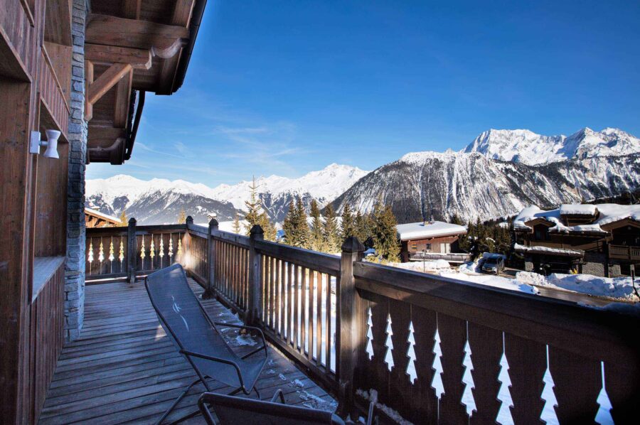 balcony-mountainview-outdoorseating-courchevel1850-luxury-chalet-rosalie-13