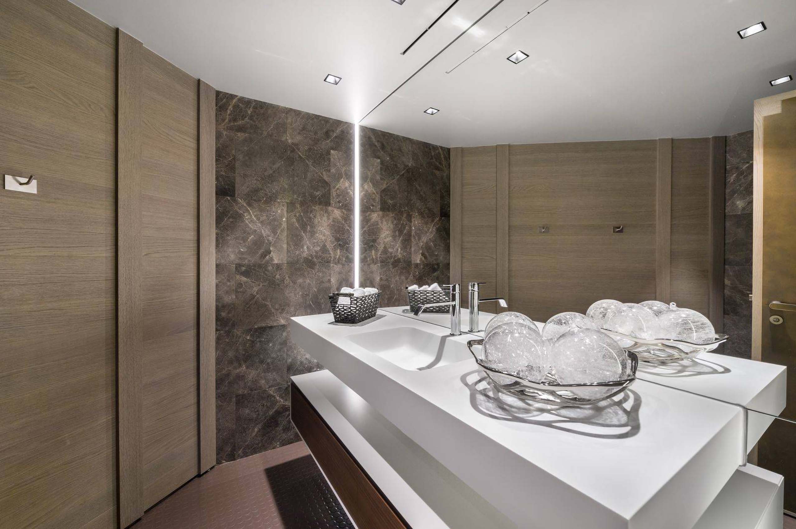 chalet-macha-bathroom-elegant-interior-modern-courchevel1850-luxury