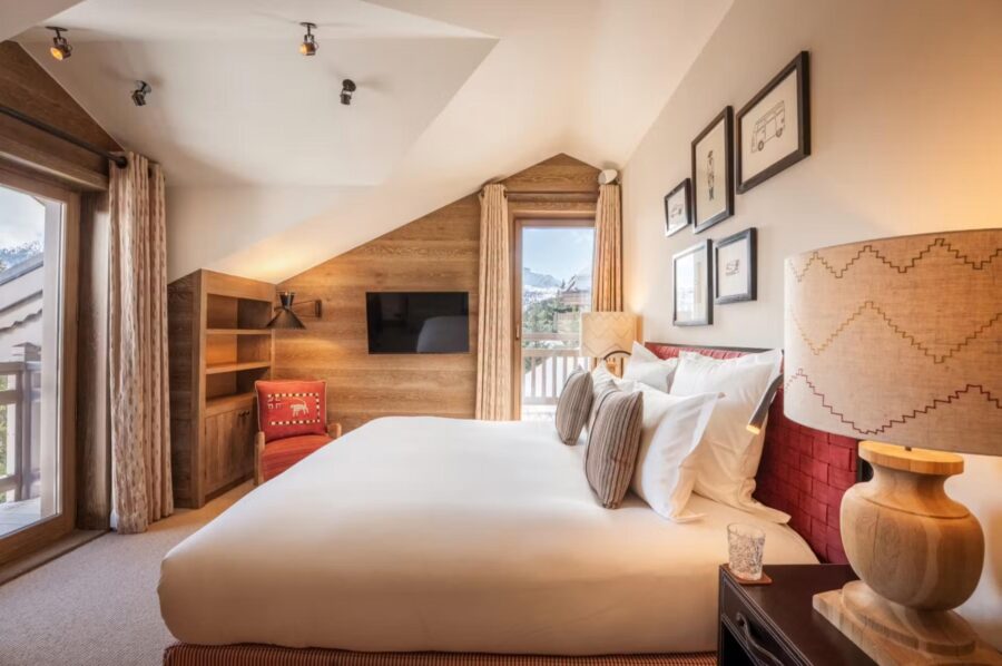 chalet-sheena-bedroom-elegant-retreat-luxury-design-courchevel1850