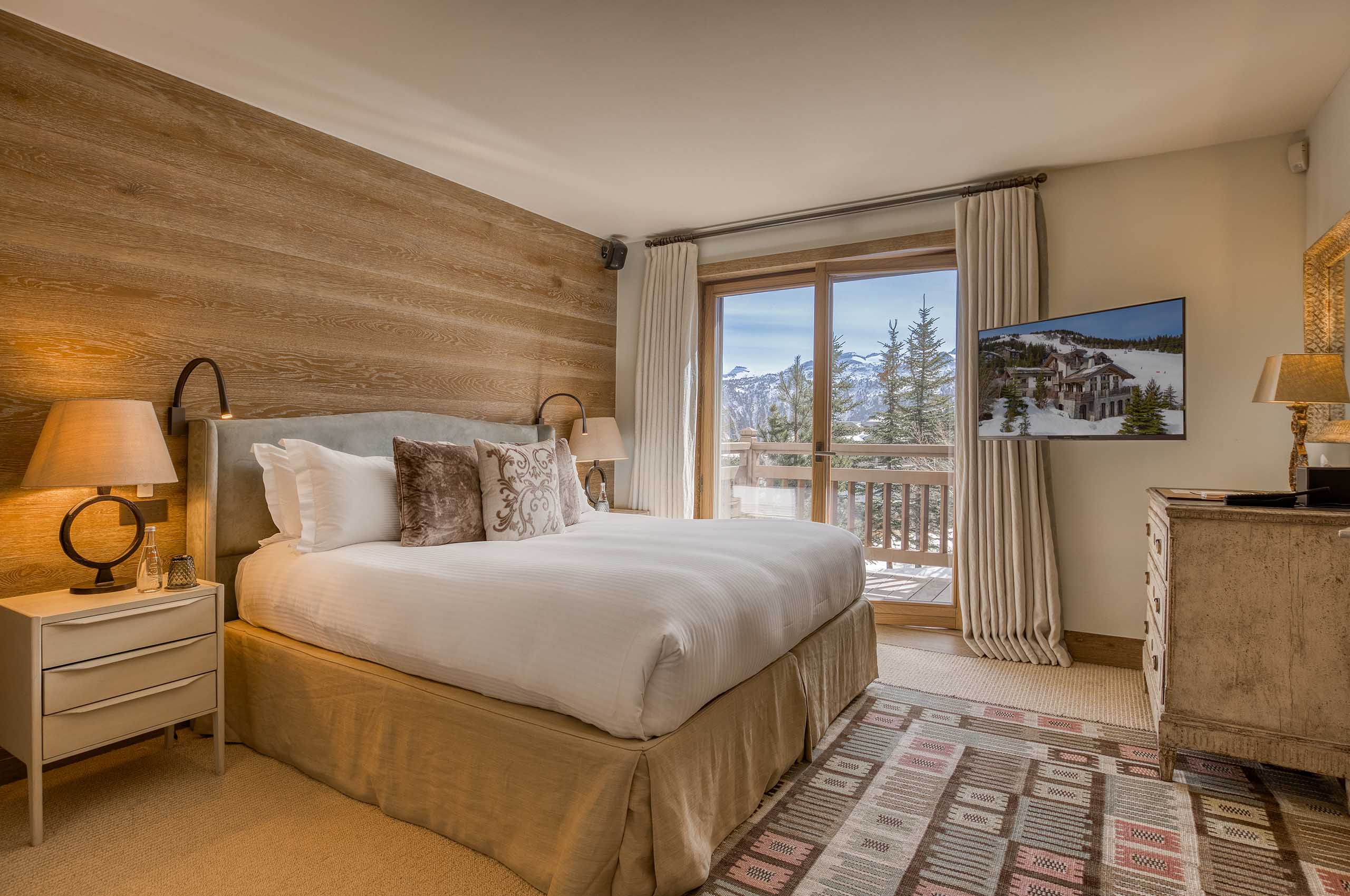 chalet-sheena-bedroom-mountainview-elegant-modern-luxury-design-courchevel1850