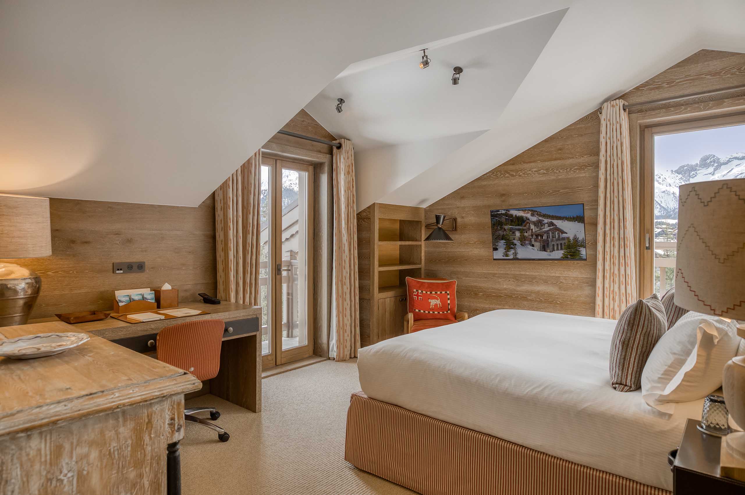 chalet-sheena-bedroom-mountainview-modern-luxury-design-courchevel1850