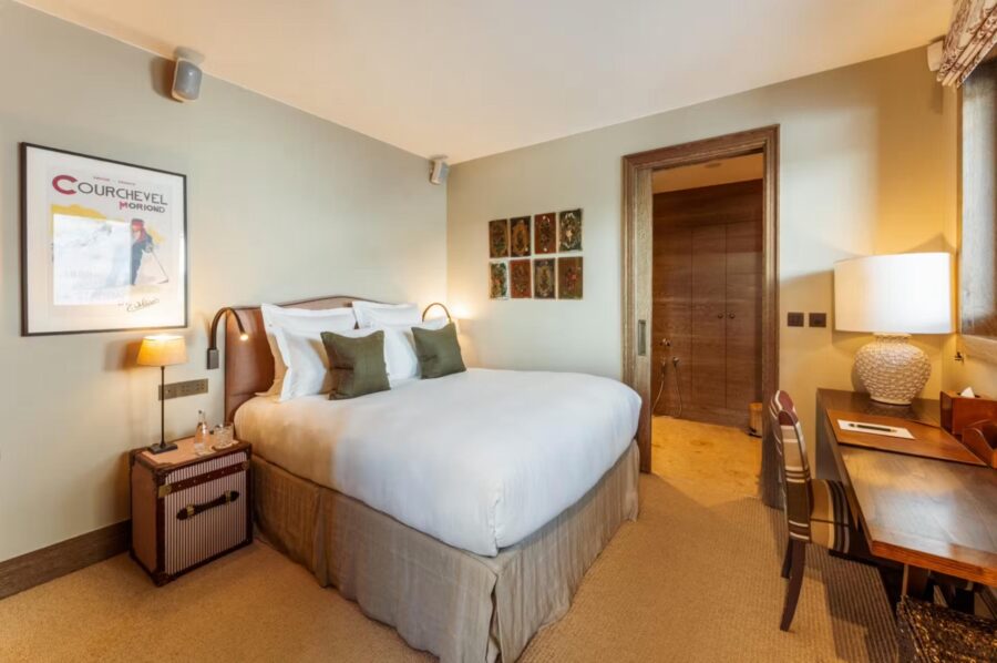 chalet-sheena-bedroom-serene-elegant-interior-design-luxury-courchevel1850