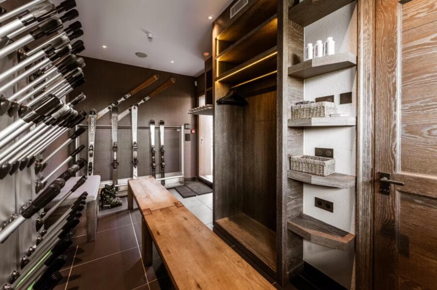 chalet-sheena-ski-room-boot-storage-luxury-rental-retreat-courchevel1850