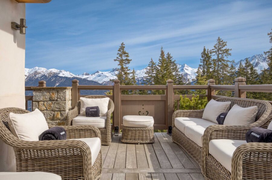 chalet-sheena-terrace-mountainviews-luxury-alpine-retreat-courchevel1850