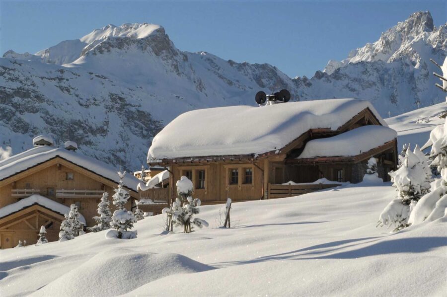 exterior-mountainview-elegant-rental-courchevel1850-luxury-chalet-rosalie-16