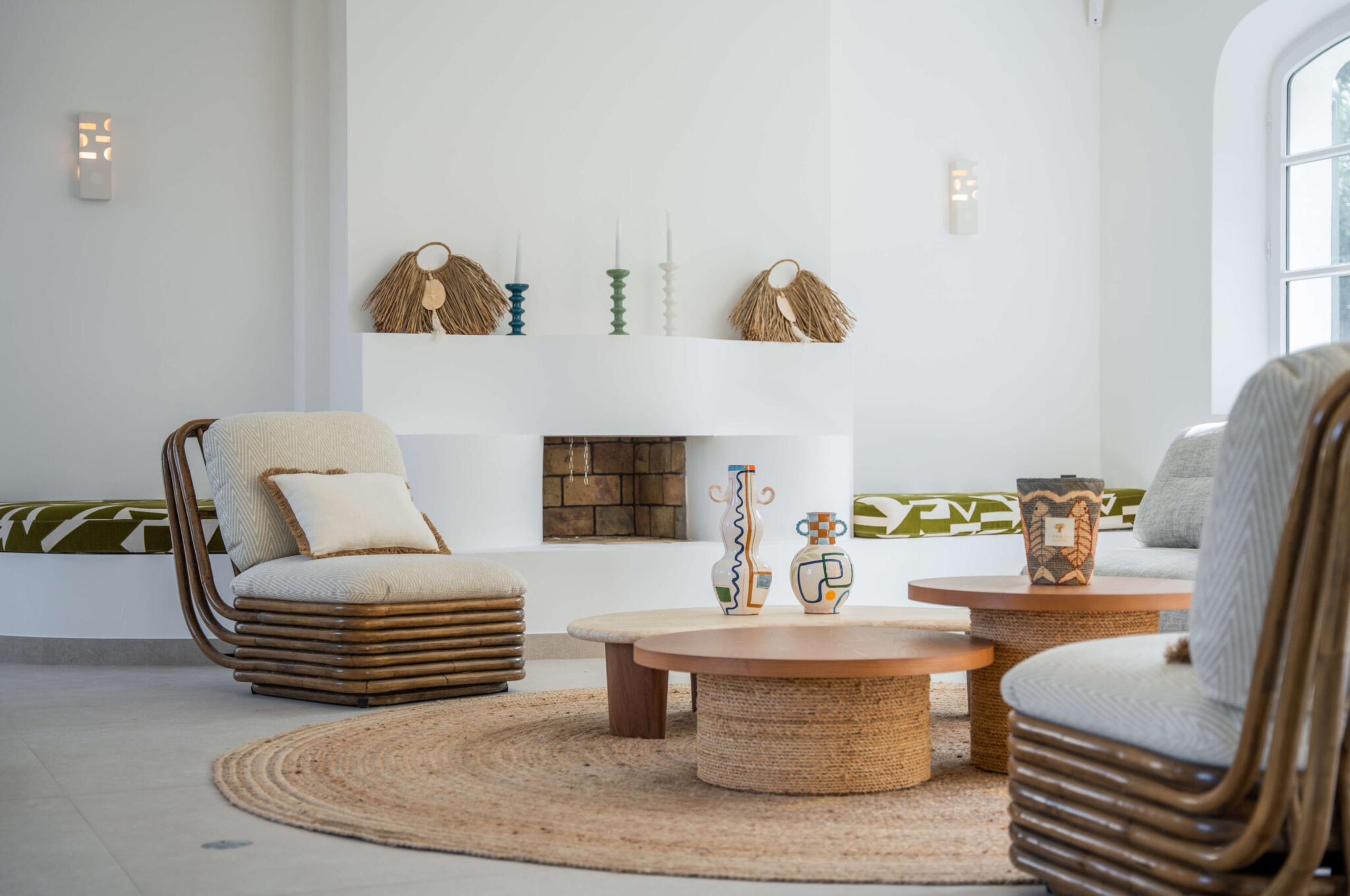 villa-ally-livingroom-lounge-unique-stylish-bright-modern-design-luxury-sttropez