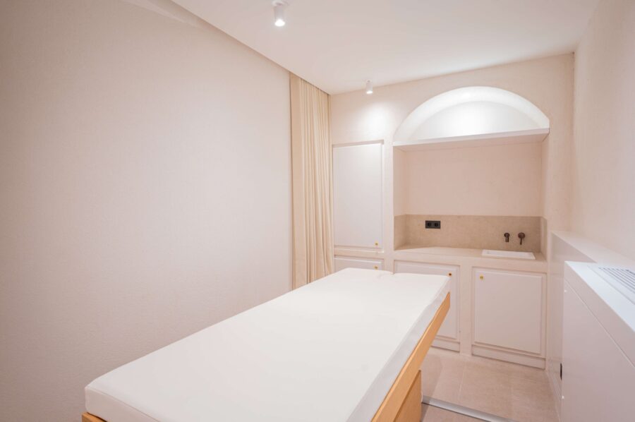 villa-ally-massage-room-wellness-treatment-spa-relaxation-luxury-sttropez