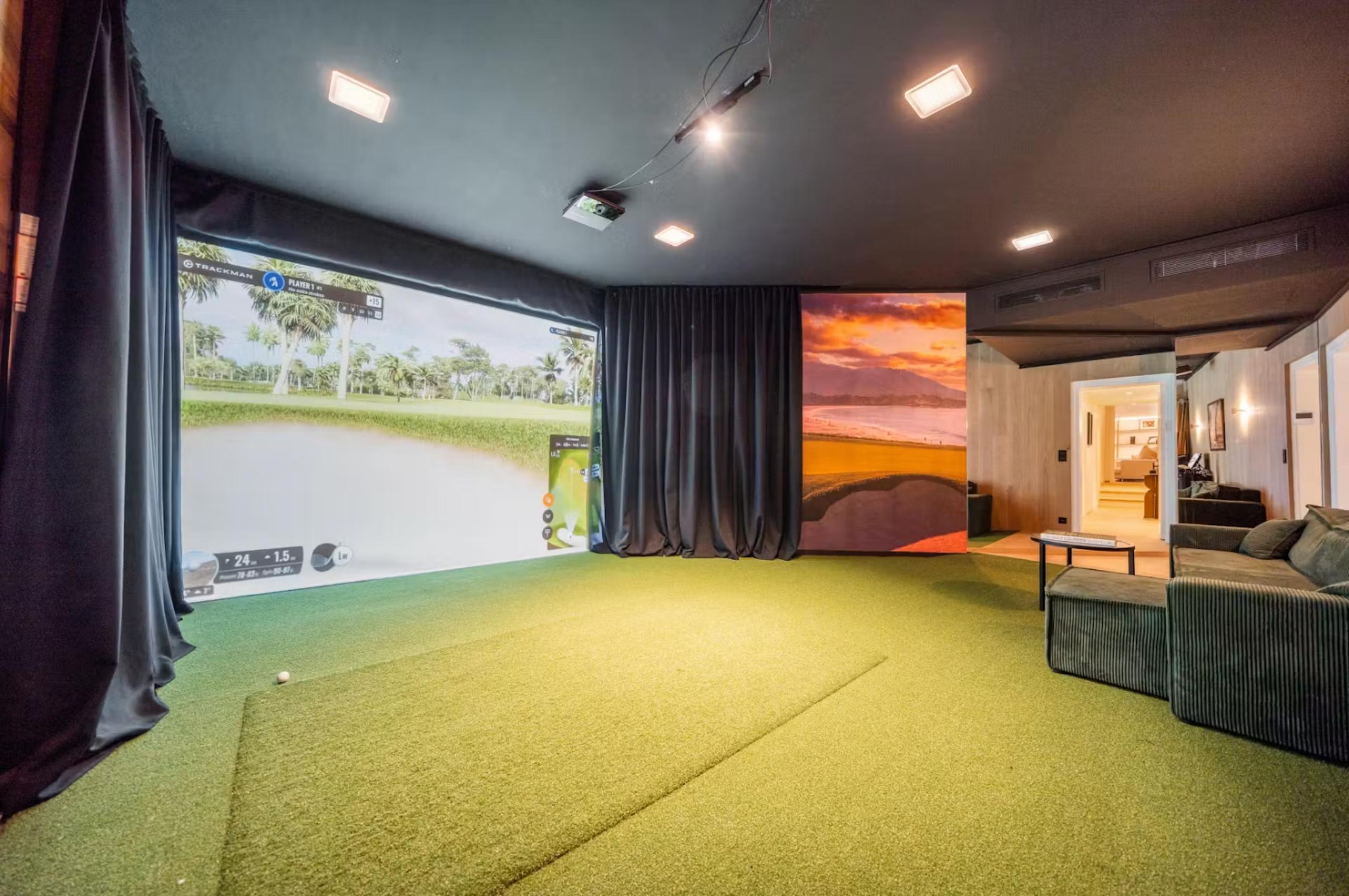 villa-aubree-golf-simulator-luxury-sttropez