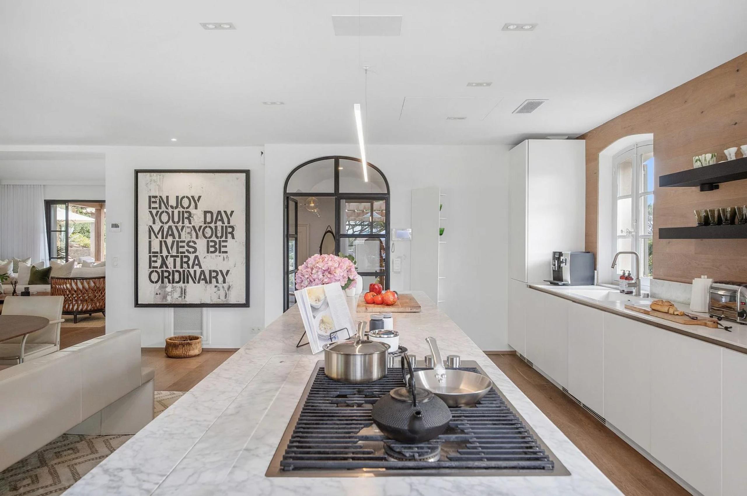 villa-aubree-kitchen-sleek-modern-design-luxury-sttropez