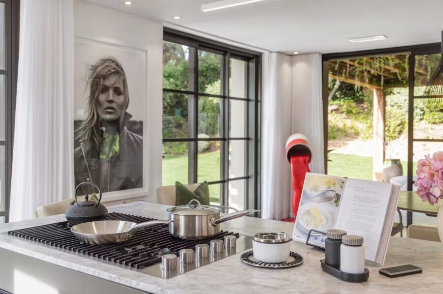 villa-aubree-kitchen-sleek-modern-garden-views-luxury-sttropez