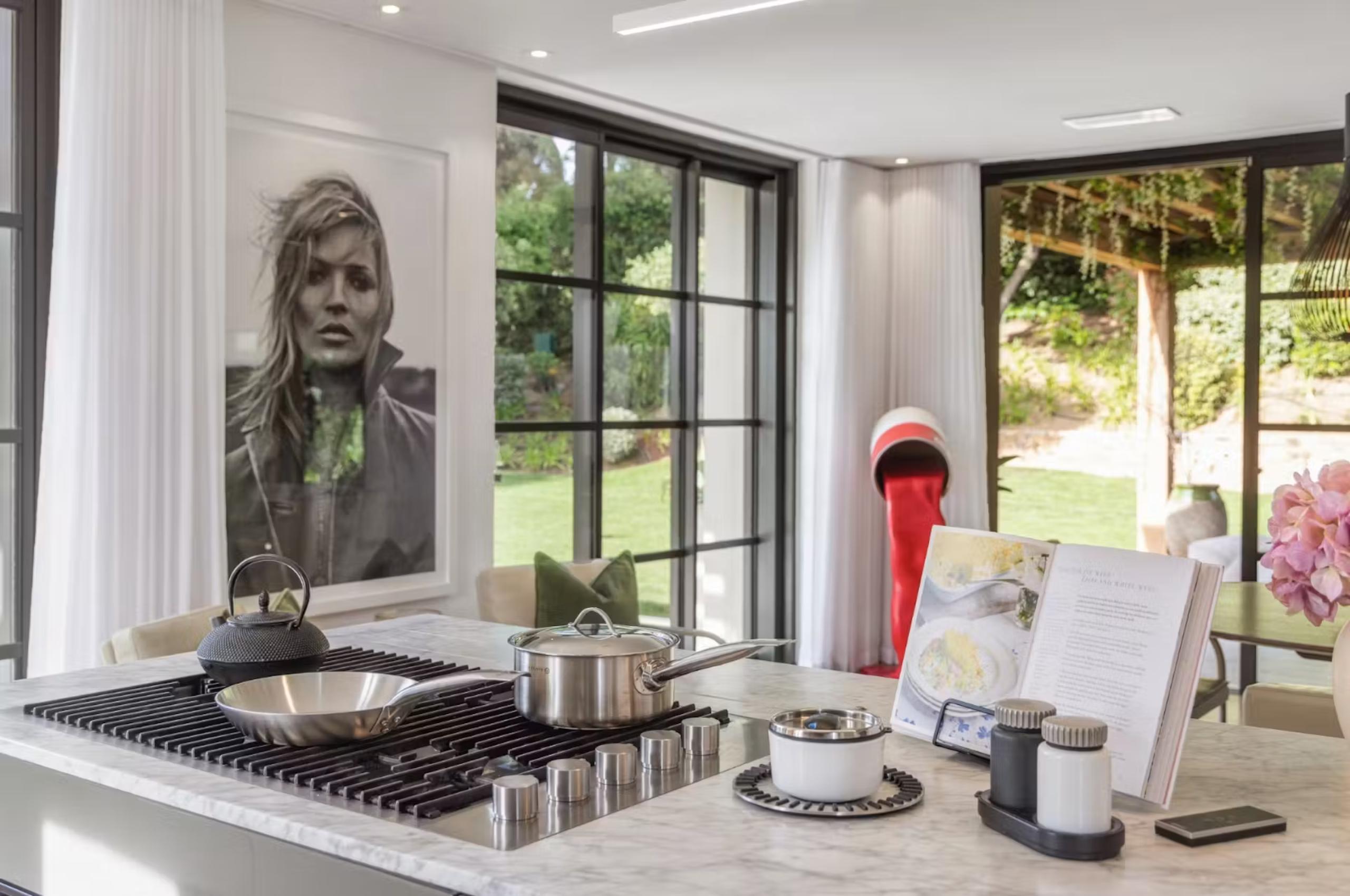 villa-aubree-kitchen-sleek-modern-garden-views-luxury-sttropez
