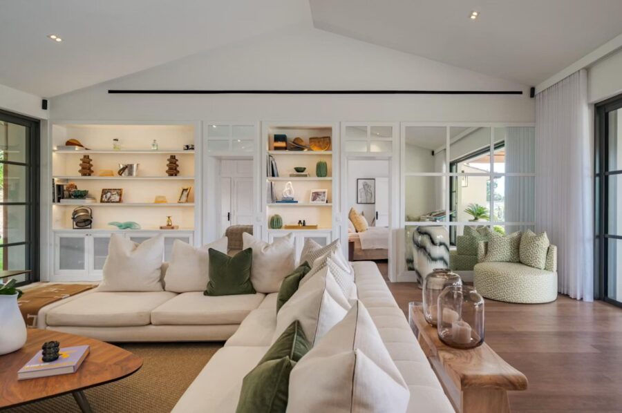 villa-aubree-living-room-spacious-modern-luxury-sttropez