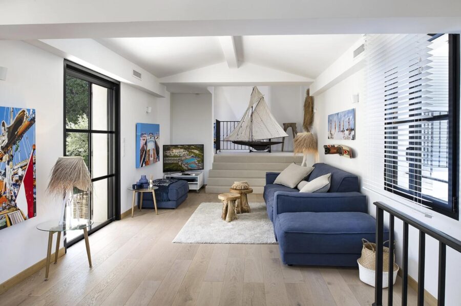 villa-gaela-living-room-bright-modern-openplan-luxury-gassin