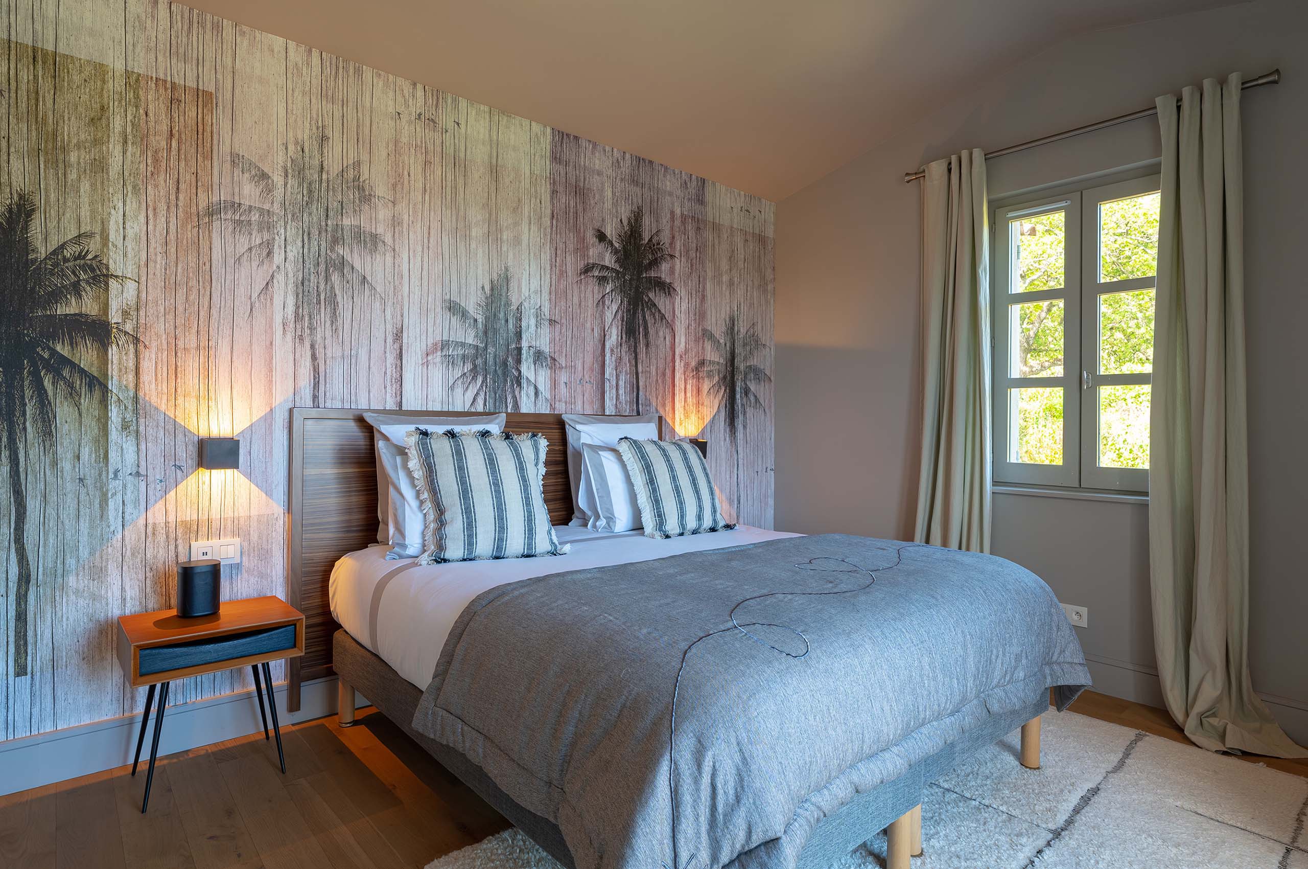 villa-julietta-bedroom-gardenview-modern-luxury-design-sttropez