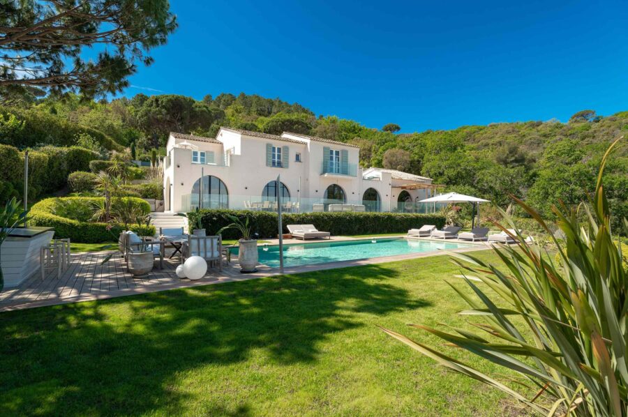 villa-julietta-garden-pool-luxury-retreat-frenchriviera-sttropez