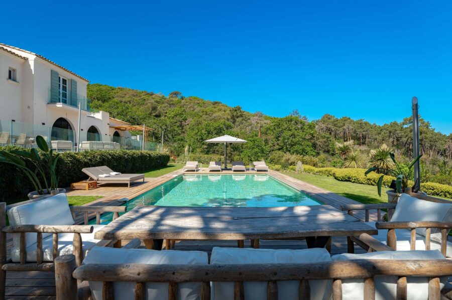 villa-julietta-poolside-outdoordining-garden-oasis-paradise-luxury-sttropez