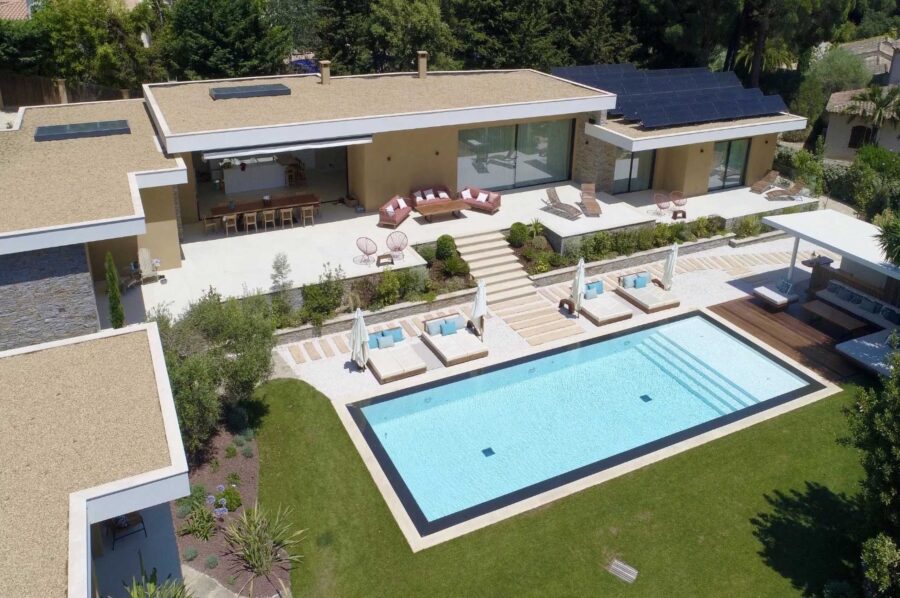 villa-rachel-aerial-exterior-pool-luxury-stylish-modern-retreat-frenchriviera-ramatuelle