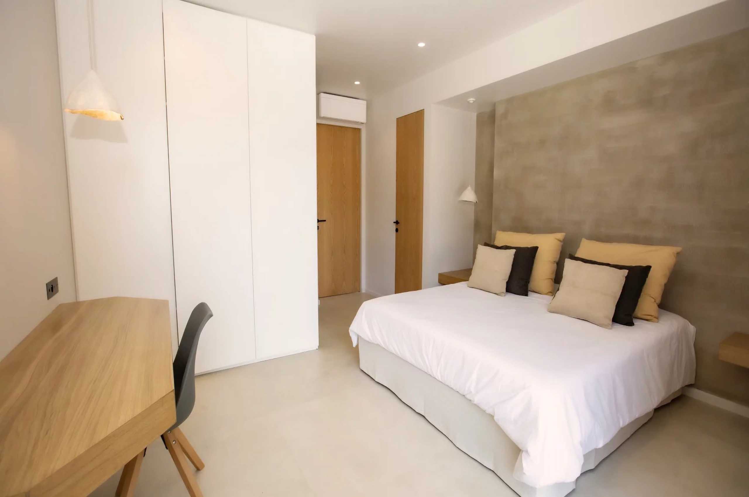 villa-rachel-bedroom-tranquil-bespoke-modern-luxury-design-ramatuelle