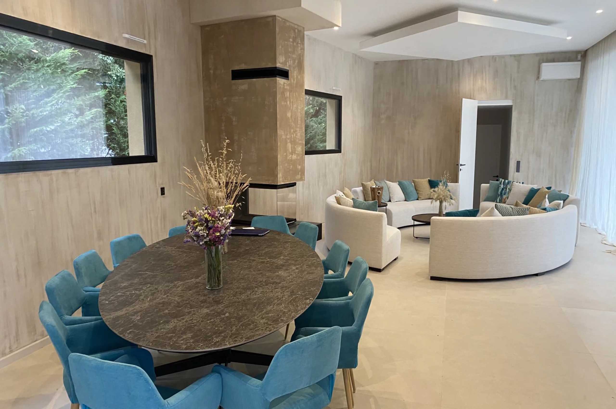 villa-rachel-diningroom-livingroom-luxury-modern-interiordesign-ramatuelle
