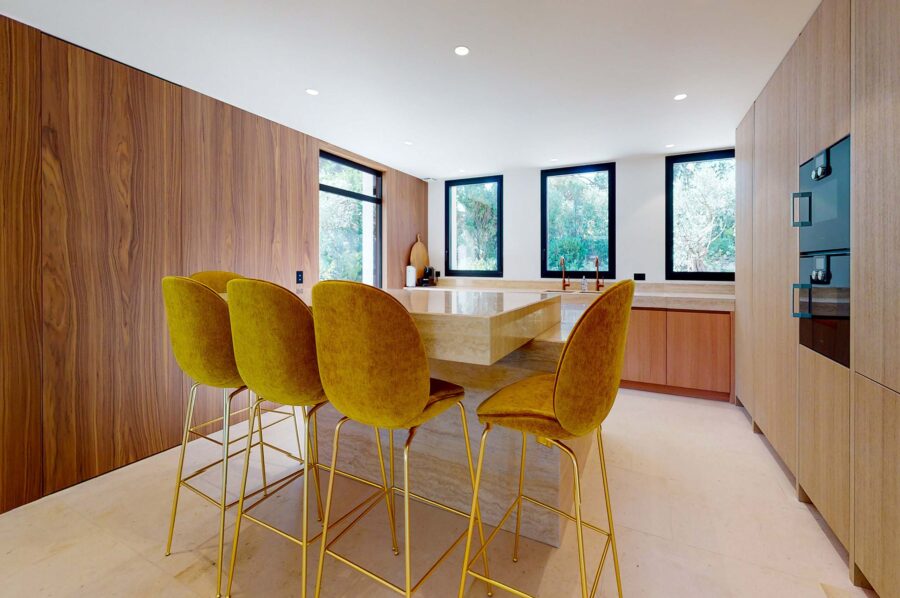 villa-sofia-kitchen-bar-modern-stylish-luxury-design-sttropez