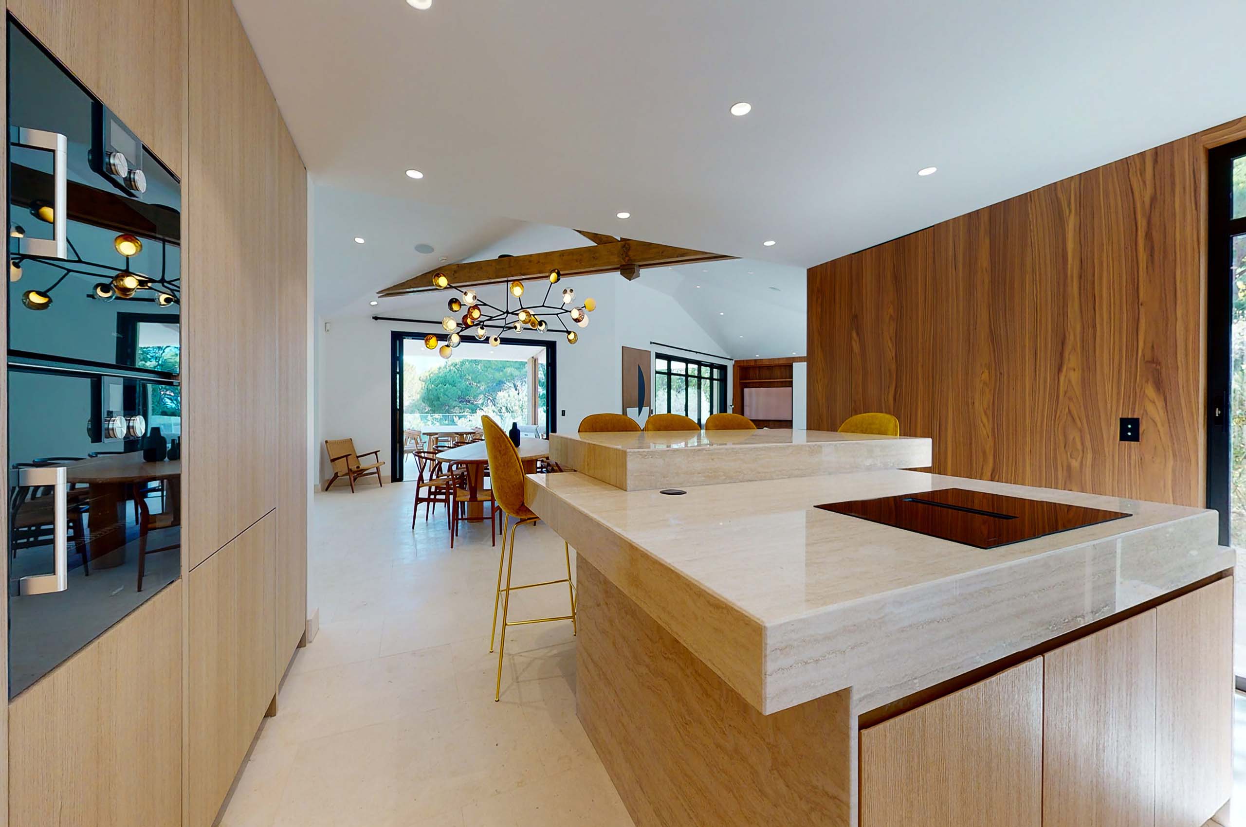 villa-sofia-kitchen-openplan-luxury-modern-sttropez