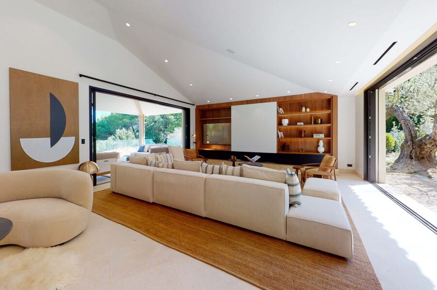 villa-sofia-livingroom-modern-luxury-sttropez