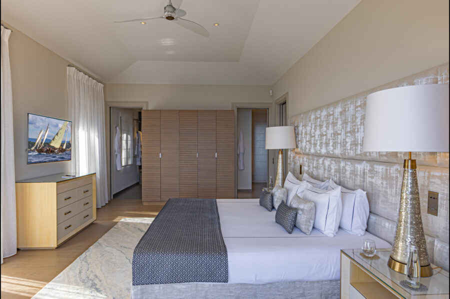 villa-willow-large-bedroom-luxury-sttropez-modern-stylish