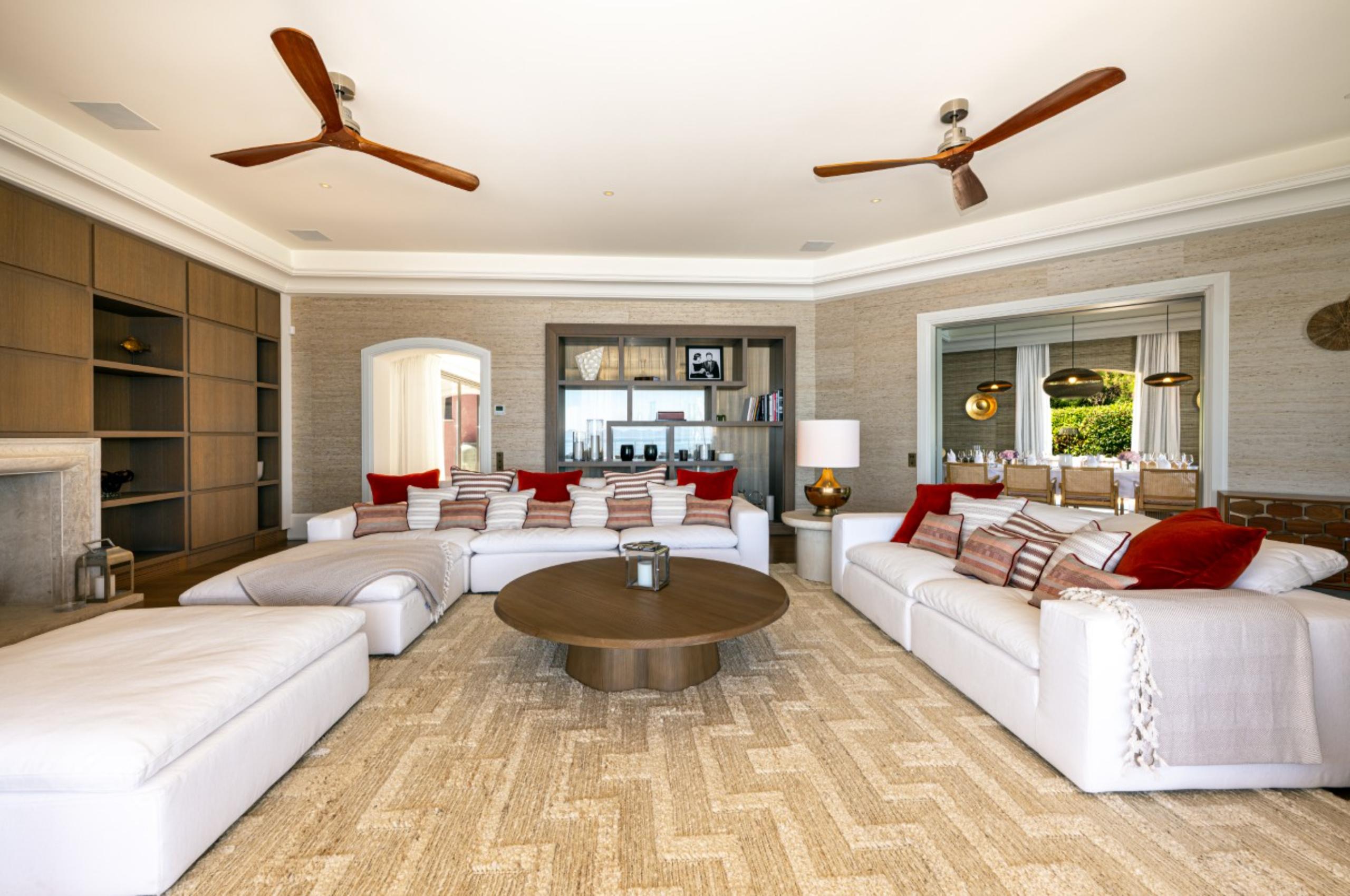 villa-willow-living-room-lounge-spacious-grand-elegant-interior-luxury-sttropez