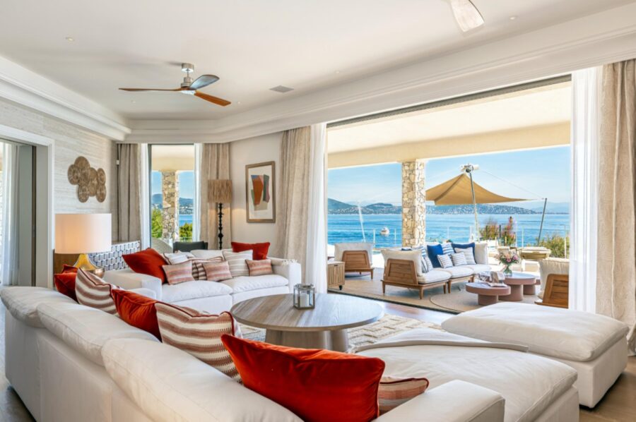 villa-willow-living-room-openplan-terrace-scenic-sea-views-luxury-sttropez