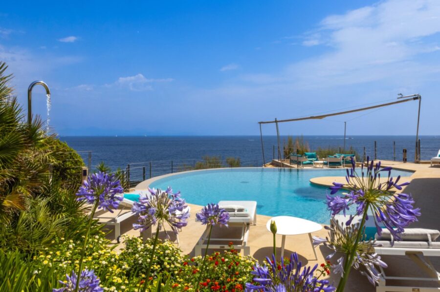 villa-willow-swimming-pool-sea-view-luxury-sttropez