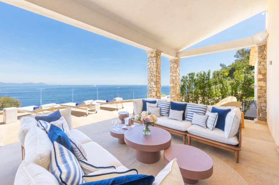 villa-willow-terrace-scenic-sea-view-luxury-rental-retreat-sttropez