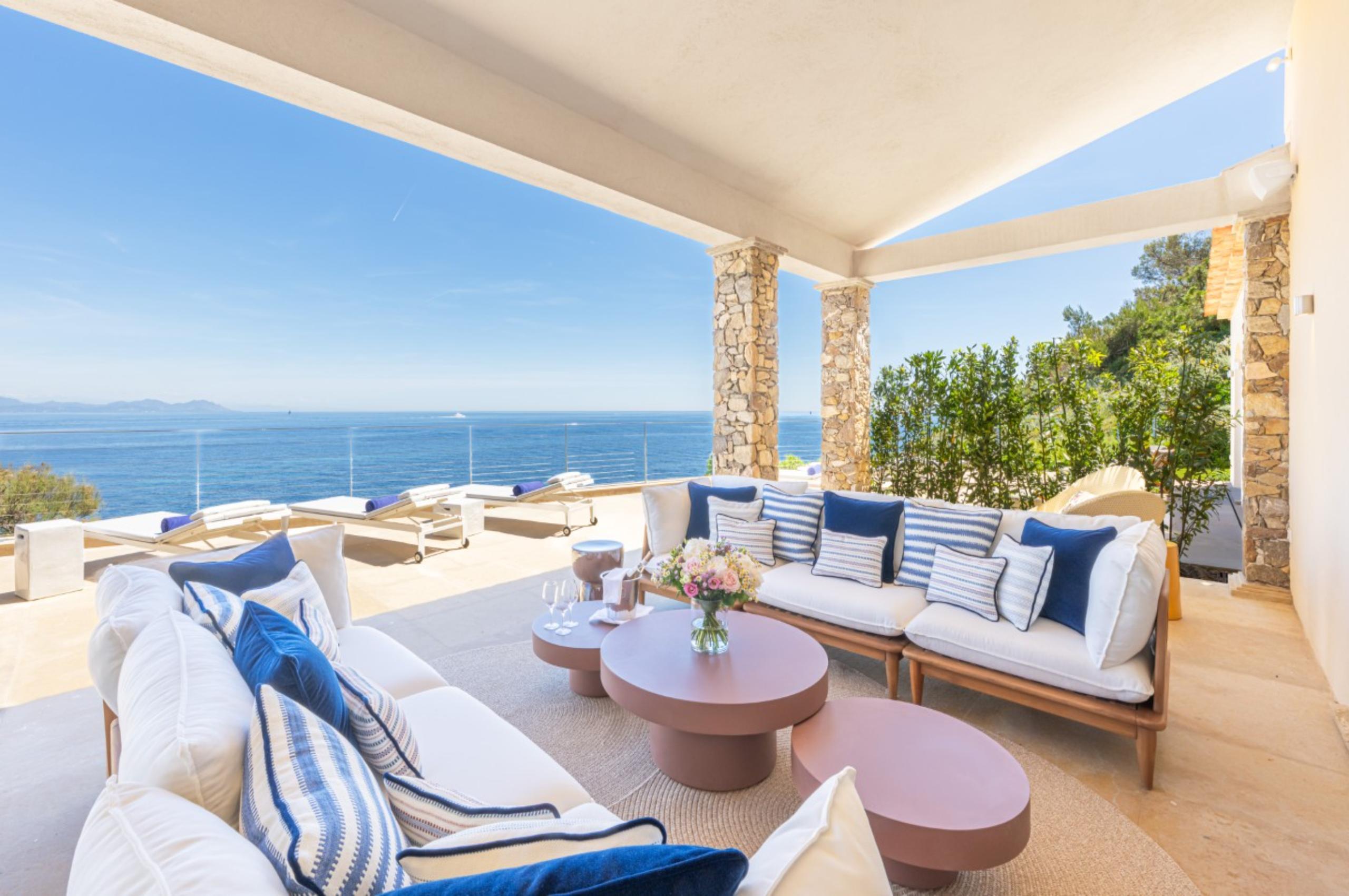 villa-willow-terrace-scenic-sea-view-luxury-rental-retreat-sttropez