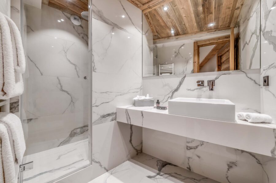 Chalet-nama-bathroom-marble-shower-modern-luxury-courchevel1850