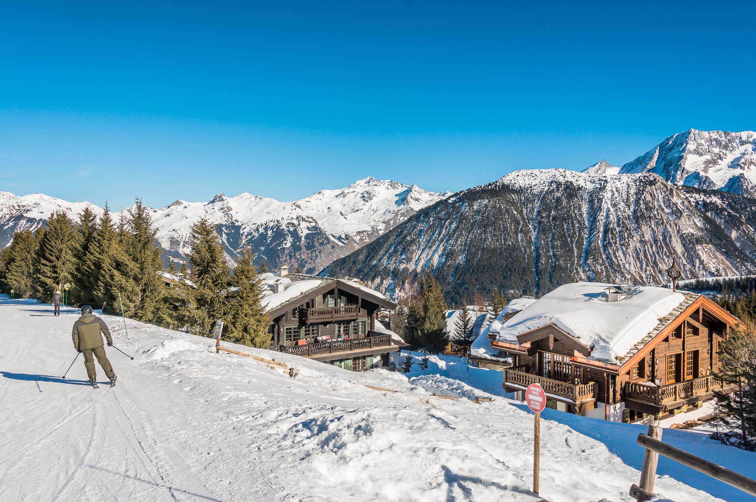 Chalet-nama-exterior-mountainviews-landscape-luxury-rental-Courchevel1850
