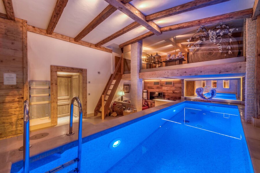 Chalet-nama-indoorpool-luxury-alpine-design-courchevel1850