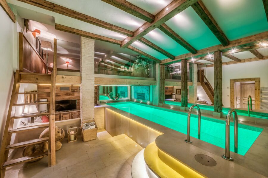 Chalet-nama-indoorpool-spa-luxury-retreat-courchevel1850