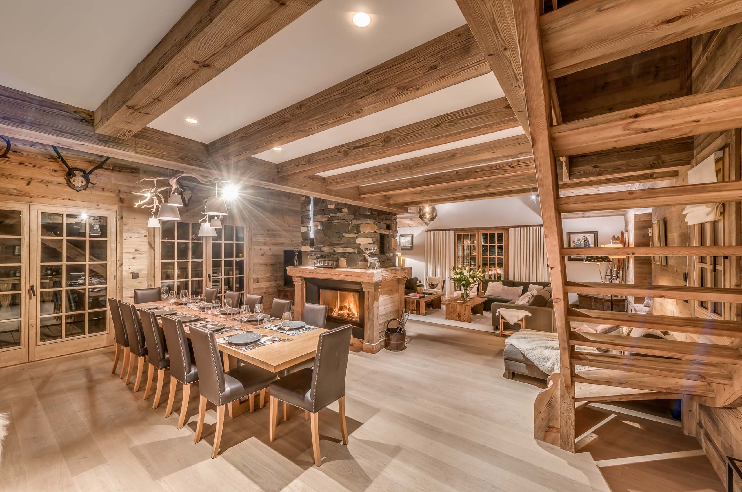 Chalet-nama-livingarea-diningroom-alpine-luxury-courchevel1850
