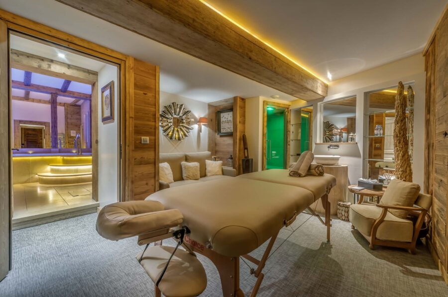 Chalet-nama-massageroom-spa-sauna-pool-luxury-courchevel1850