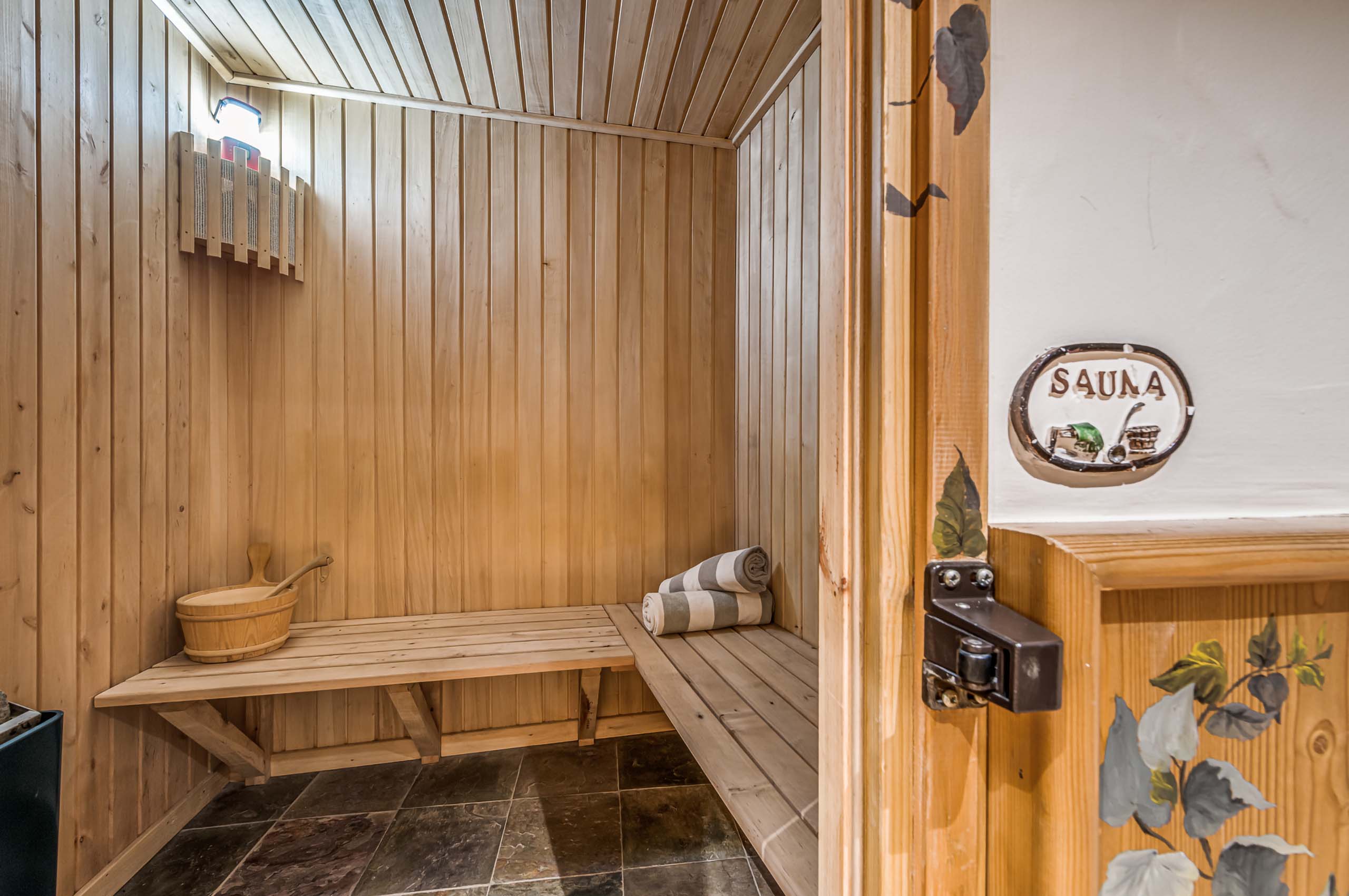 Chalet-nama-sauna-spa-luxury-retreat-wellness-courchevel1850