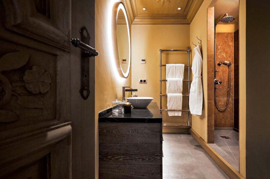 bathroom-bespoke-luxury-interior-design-chalet-elizabeth-courchevel1850