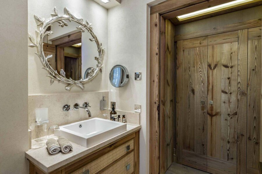 bathroom-ensuite-sink-alpine-design-courchevel1850-luxury-chalet-brielle