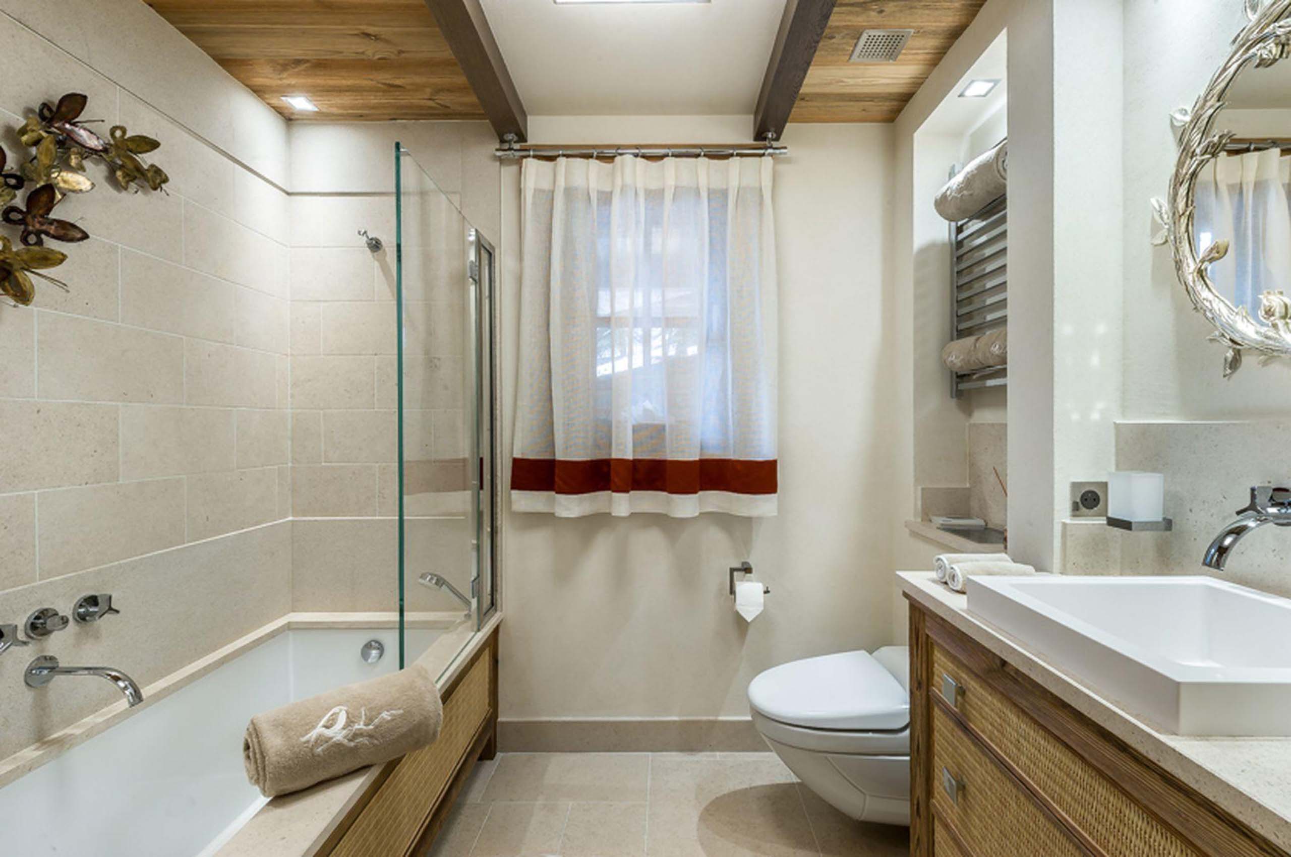 bathroom-modern-courchevel1850-luxury-chalet-brielle