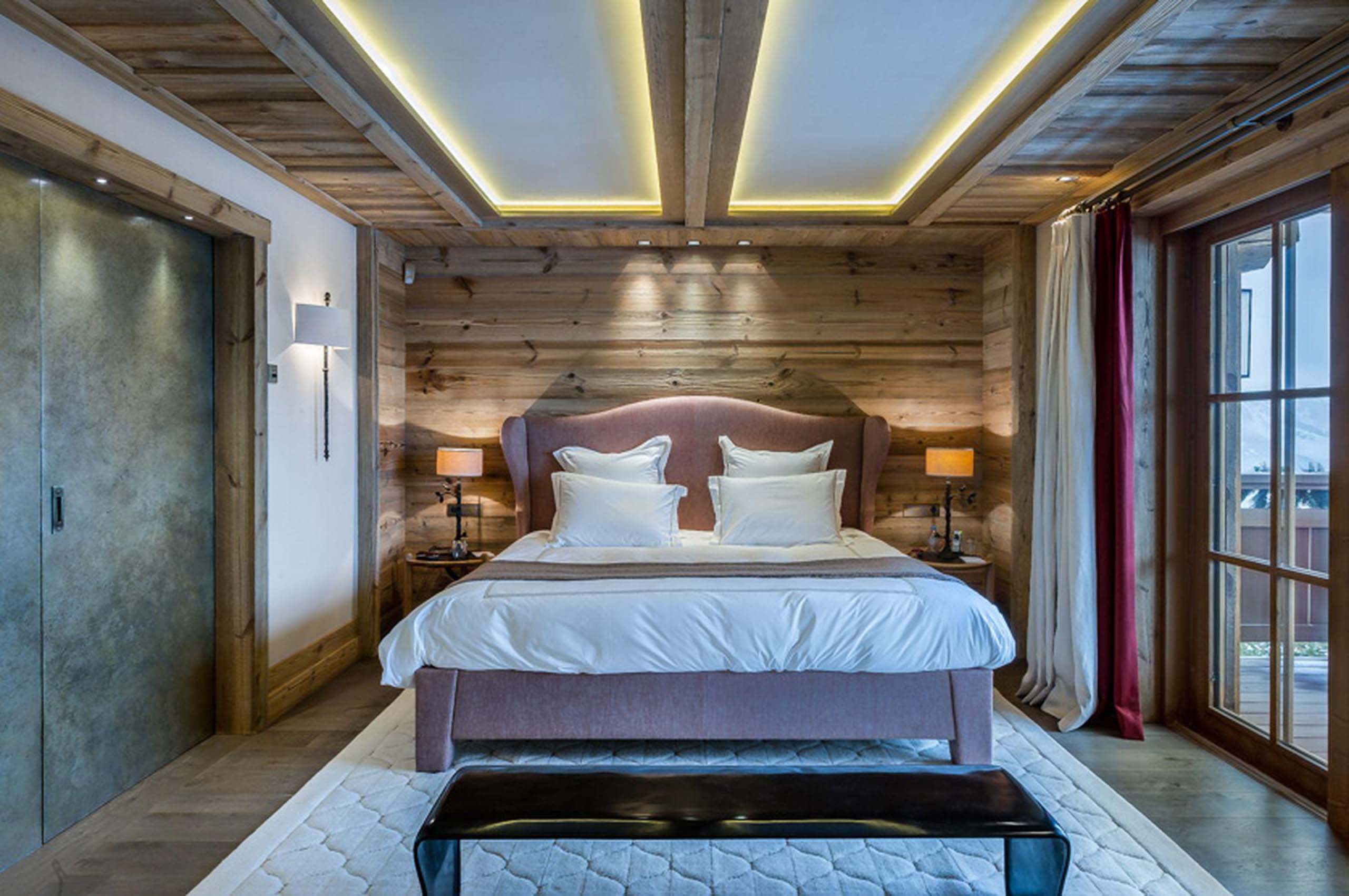 bedroom-balcony-scenicviews-cosy-design-courchevel1850-luxury-chalet-brielle