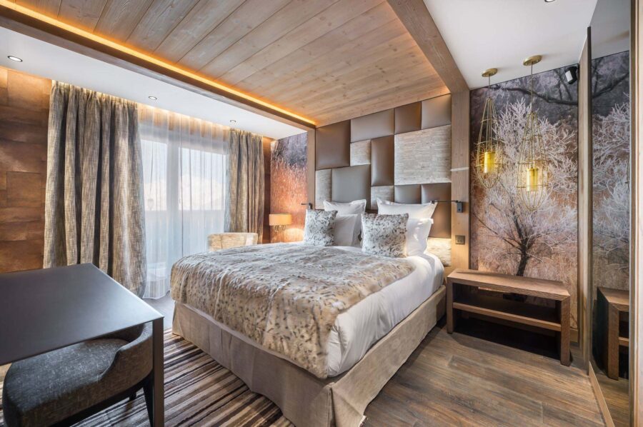 bedroom-elegant-modern-sophisticated-design-courchevel1850-luxury-chalet-alexi