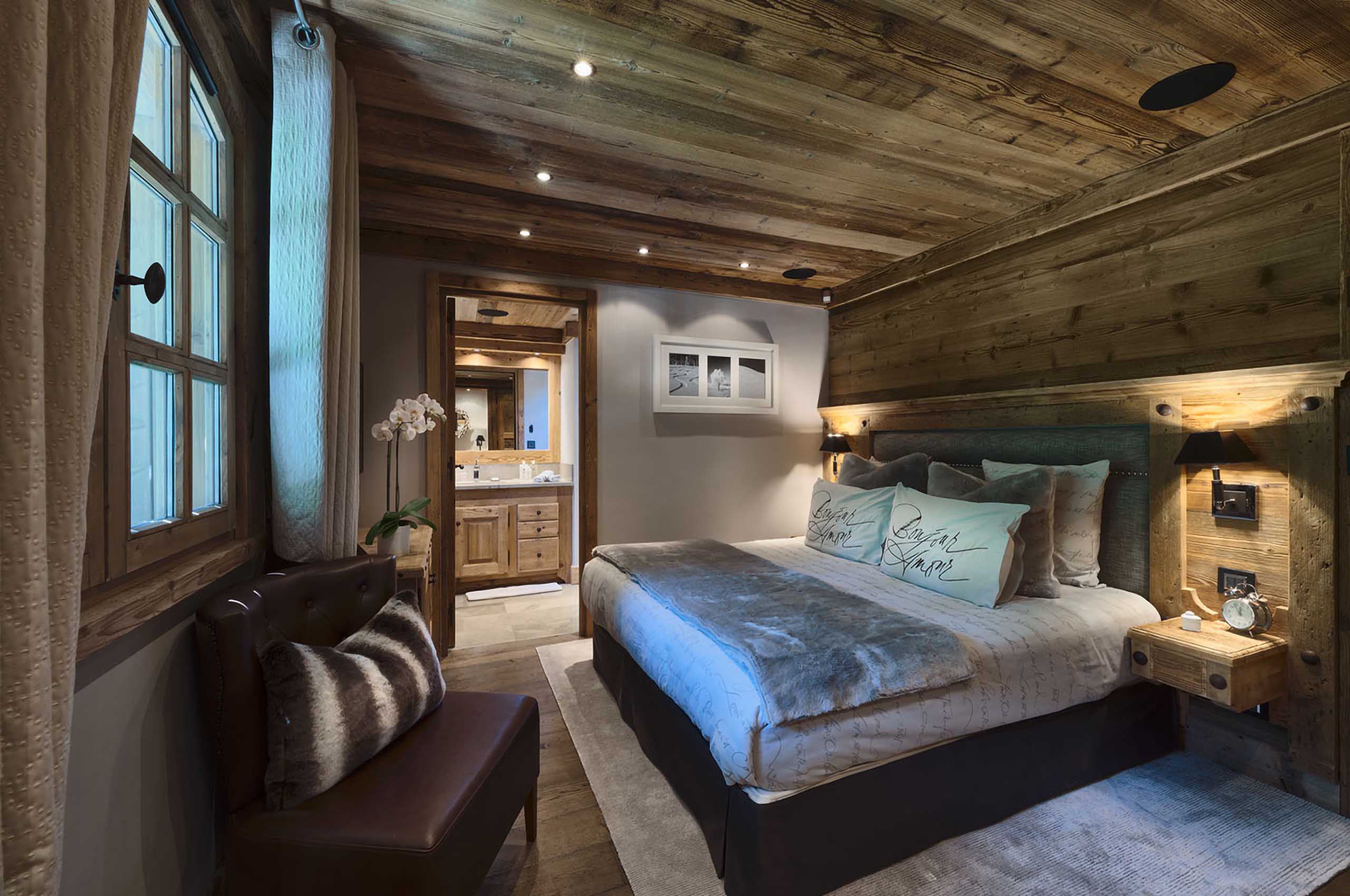 bedroom-ensuite-alpine-elegant-design-courchevel1850-luxury-chalet-chateau