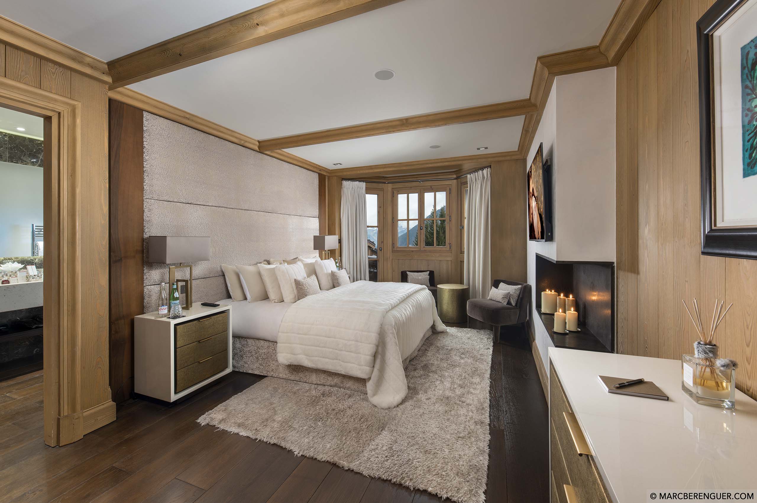 bedroom-modern-elegant-stylish-design-mountainview-courchevel1850-luxury-chalet-blanche-06