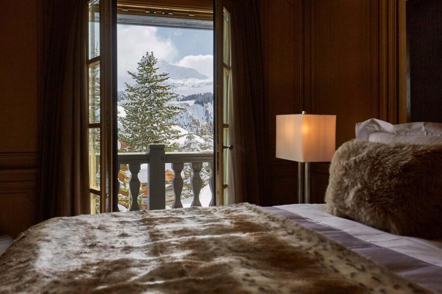 bedroom-mountainview-elegant-luxury-chalet-elizabeth-courchevel1850