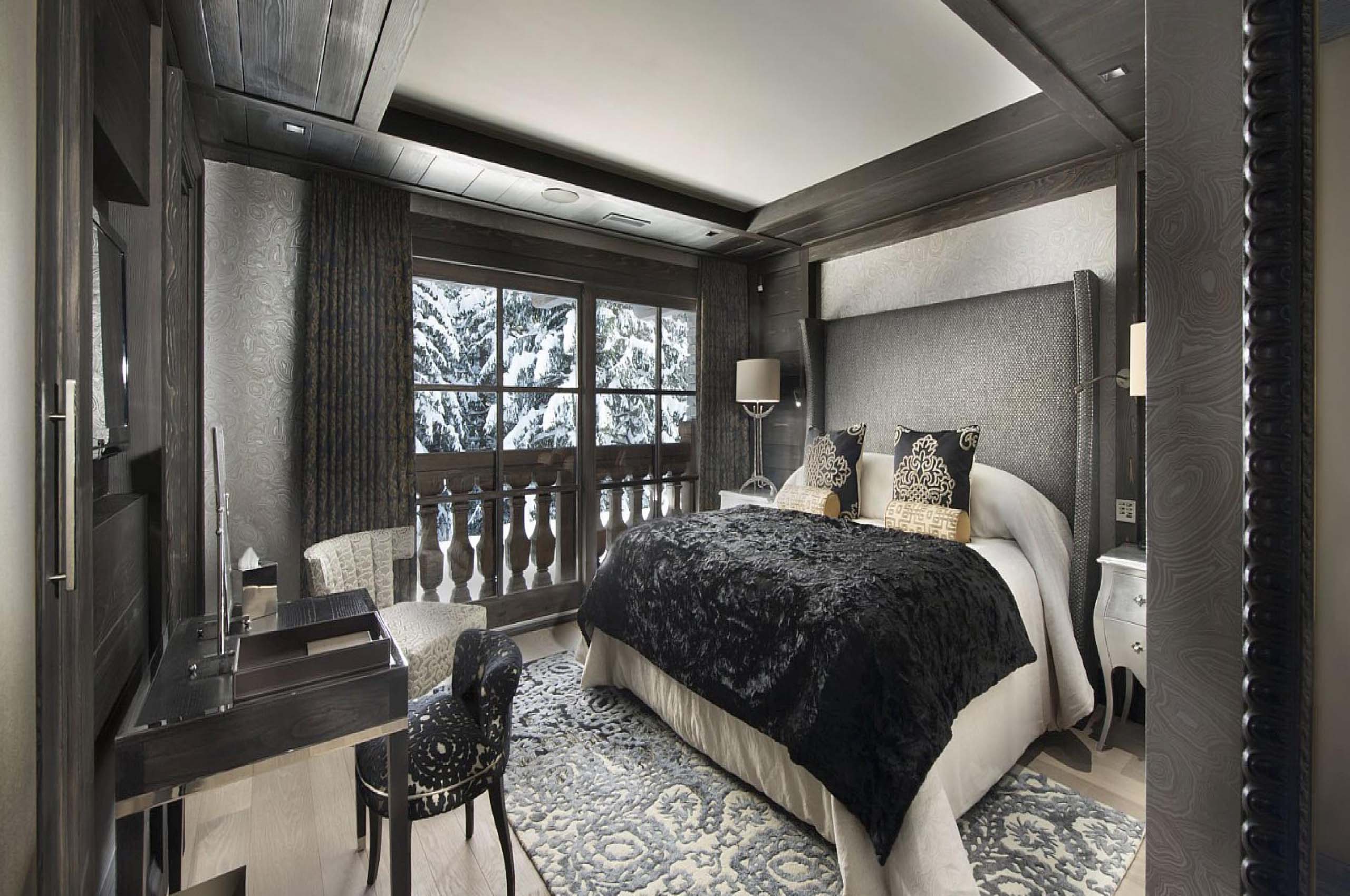 bedroom-scenicviews-elegant-interior-courchevel1850-luxury-chalet-corinne-13