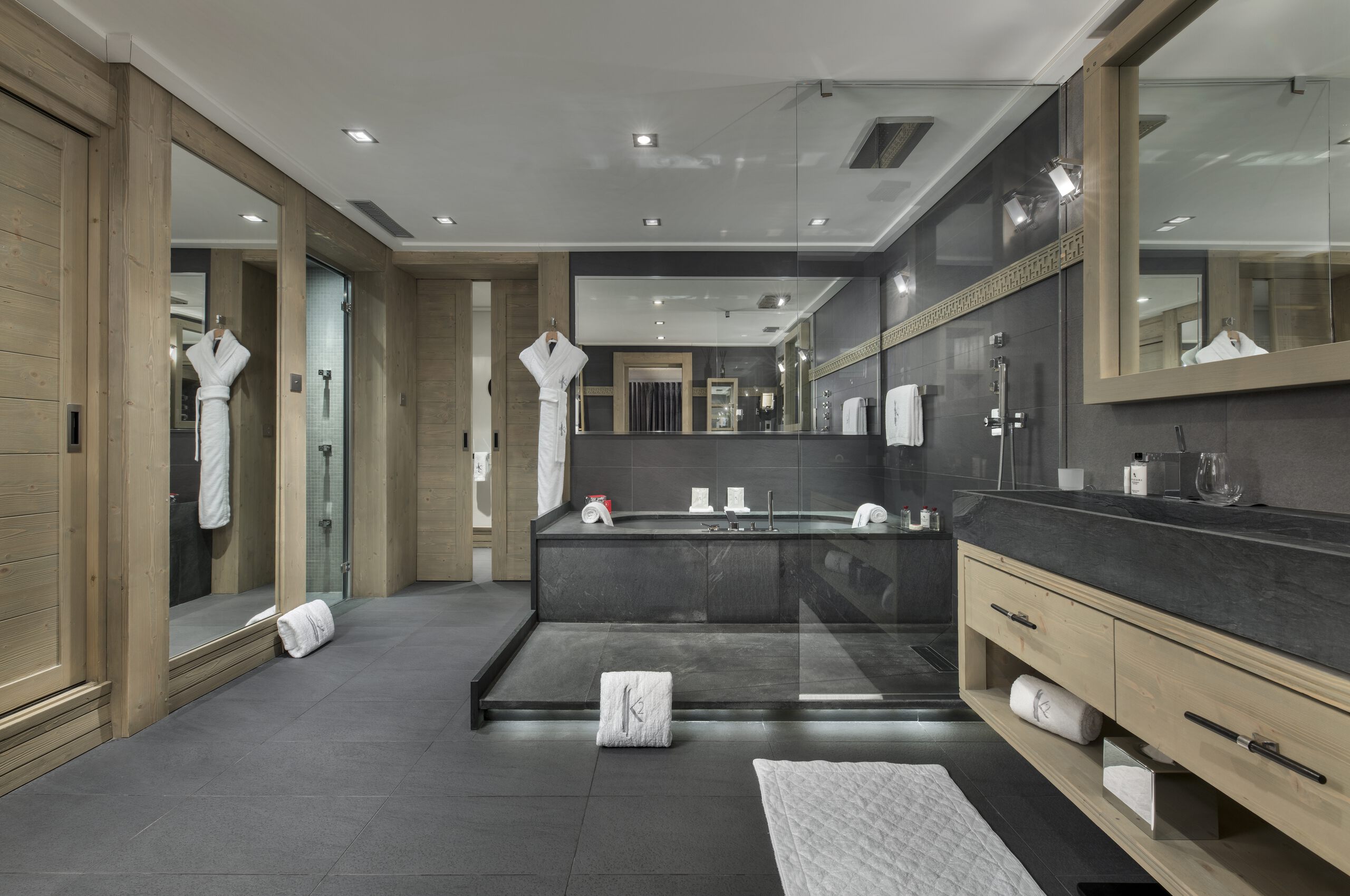 chalet-abbie-bathroom-doublesink-bathtub-shower-sleek-modern-elegant-design-luxuy-retreat-courchevel1850