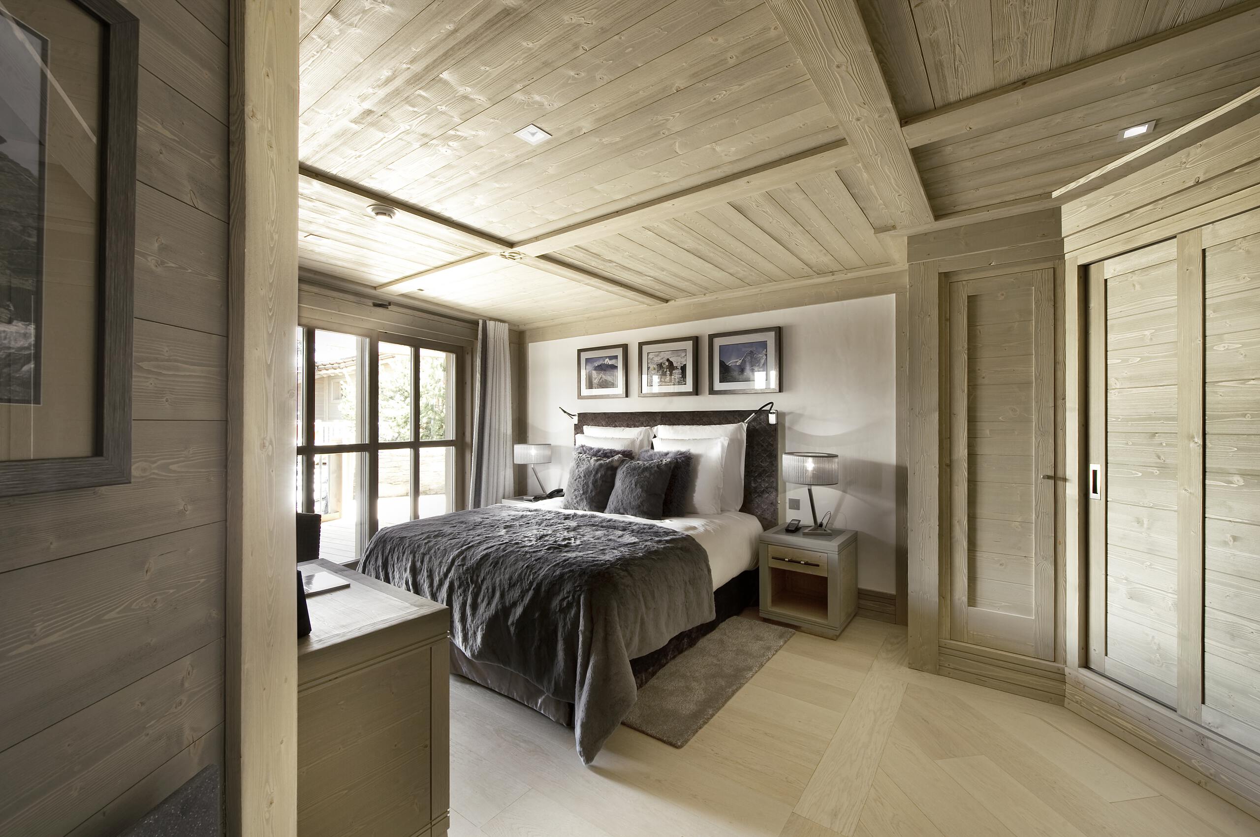 chalet-abbie-bedroom-elegant-stylish-alpine-luxury-interior-design-courchevel1850